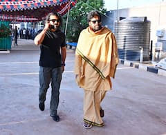 Pawan Kalyan - Ram Charan: జనసేనానితో పెద్ది... బాబాయ్ - అబ్బాయ్ లేటెస్ట్ ఫోటోలు