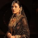 भांगेत कुंकू अन् नववधू साज; नव्या नवरीसारखी सजली 'ही' 32 वर्षांची अविवाहित अभिनेत्री, गुपचूप उरकलं लग्न?