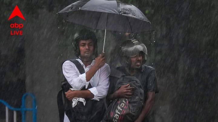 ২৯ জুন, দার্জিলিং ও জলপাইগুড়িতে লাল সতর্কতা জারি করা হয়েছে। ভারি থেকে অতি ভারি বৃষ্টিপাত হতে পারে এদিন। সঙ্গে ধস নামার সম্ভাবনাও রয়েছে। এর ফলে সাবধানতা অবলম্বন করার কথা বলা হচ্ছে আবহাওয়া দফতরের তরফ থেকে।