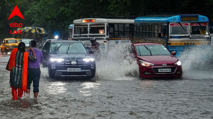 জুলাই মাসের শুরু থেকে উত্তরবঙ্গে কিছুটা কমবে বৃষ্টি। তবে রোদ ঝলমলে আকাশের দেখা এখনই মিলবে না। ১ এবং ২ তারিখ উত্তরবঙ্গে একাধিক জেলায় হলুদ সতর্কতা জারি করা হয়েছে।