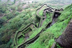 Siya Goyal Lohagad Crime: नवसाने झालेली पोर वाया गेली, गोयल कुटुंबीयांचे नातेवाईक आपल्या मुलांना सियापासून दूर का ठेवायचे?