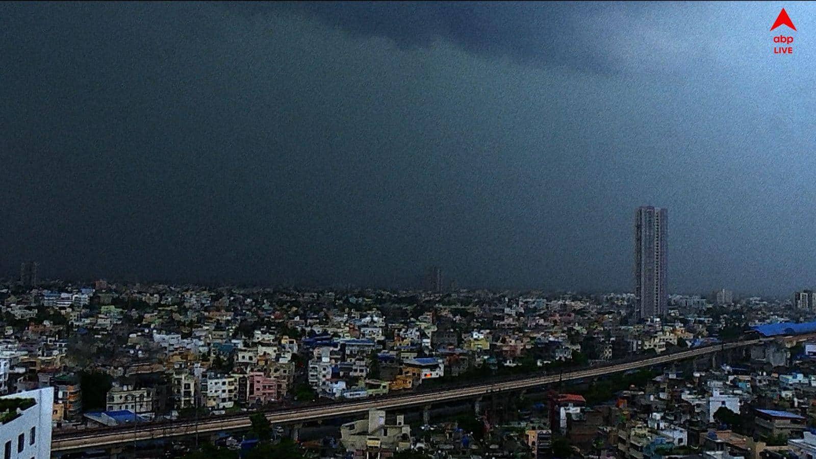 Weather Update: আজ তুমুল ঝড়-বৃষ্টির আশঙ্কা রাজ্যে, পার্বত্য এলাকায় নামতে পারে ধস, কী বলছে IMD ?