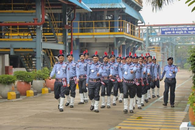 इस भर्ती में ग्रेजुएट डिप्लोमा फॉर आईटीआई पास उम्मीदवार आवेदन कर सकते हैं. इंजीनियरिंग और तकनीकी क्षेत्र से जुड़े हुए युवाओं के लिए यह एक अच्छा मौका माना जा रहा है. इसके अलावा पदों के हिसाब से योग्यता अलग-अलग तय की गई है.