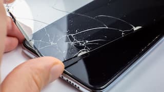 प्लास्टिक से हमेशा बेहतर क्यों होते हैं Tempered Glass? सामने आ गई बड़ी वजह