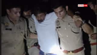 अलीगढ़ पुलिस की मुठभेड़ में 25 हजार के इनामी गोकश के पैर में लगी गोली, तमंचा-बाइक बरामद