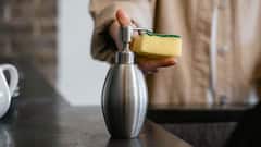 Kitchen Lighter Cleaning Tips: चिपचिपा हो गया है किचन का लाइटर, बिना गीला किए एक मिनट में ऐसे होगा साफ