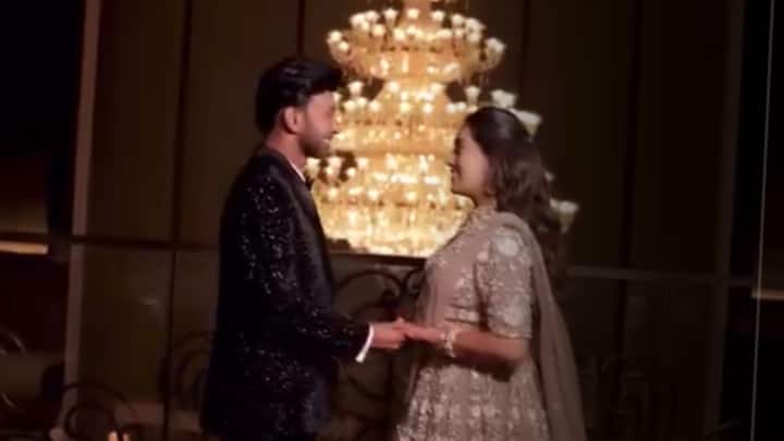 सोशल मीडियावरील त्यांचे रील आणि रोमँटिक फोटो पाहून दोघे एकमेकांमध्ये किती गुंतले आहेत, असाच भास सर्वांना होत होता. पण