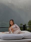 Kate Sharma Photo: હાથમાં ડ્રિન્ક્સ સાથે કેટ શર્માએ કેમેરા સામે આપ્યા કિલર પોઝ