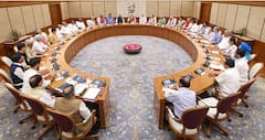 Cabinet Reshuffle: ਵੱਡੀ ਖਬਰ, ਇਨ੍ਹਾਂ ਮੰਤਰੀਆਂ ਦਾ ਕੈਬਨਿਟ ’ਚੋਂ ਕੱਟਿਆ ਜਾਏਗਾ ਪੱਤਾ? ਜਾਣੋ ਕਿੰਨਾ ਨੂੰ ਮਿਲੇਗੀ ਜਗ੍ਹਾ ਅਤੇ ਕੌਣ ਹੋਏਗਾ ਬਾਹਰ...