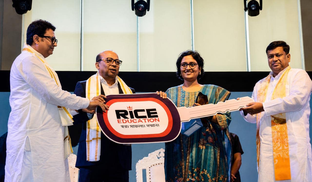 রাইস এডুকেশনের ১৬তম সমাবর্তনে সরকারি চাকরিতে সফলদের সংবর্ধনা