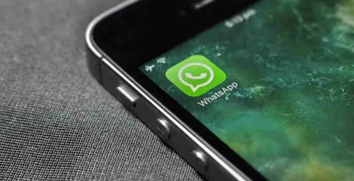 પહેલા તમારા ફોન પર WhatsAppને નવા વર્ઝન સાથે અપડેટ કરો. સેટિંગ્સ પર જાઓ, પછી એકાઉન્ટ પર જાઓ, અને પછી યુઝરનેમ પર ટેપ કરો. અહીં, તમે તમારું ઇચ્છિત નામ પસંદ કરી શકો છો. એપ્લિકેશન આપમેળે તમને સૂચિત કરશે કે તે ઉપલબ્ધ છે કે લેવામાં આવ્યું છે. કંપની કહે છે કે આ ફીચર ધીમે ધીમે વિવિધ દેશોમાં રોલ આઉટ થશે. જ્યારે તે તમારા દેશમાં ઉપલબ્ધ થશે ત્યારે WhatsApp તમને એપ્લિકેશનમાં સૂચિત કરશે.