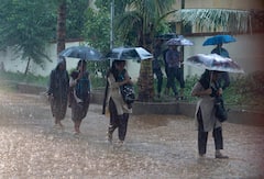 Monsoon Alert : বঙ্গোপসাগর থেকে কাশ্মীর! স্যাটেলাইটে ধরা পড়ল বিরাট বৃষ্টির বলয়, কোথায় কোথায় দুর্যোগের আশঙ্কা?