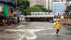 मूसलाधार बारिश से पानी-पानी हुई मुंबई! रेड अलर्ट जारी, प्रशासन की लोगों से अपील- अलर्ट रहें