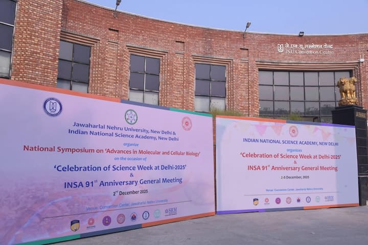 इस भर्ती में आवेदन करने के लिए उम्र सीमा पदों के हिसाब से अलग अलग तय की गयी है. कुछ पदों के लिए अधिकतम उम्र 45 वर्ष तक रखी गई है, जबकि कई अन्य पदों के लिए 40 वर्ष तक आवेदन किया जा सकता है.आरक्षित वर्ग के उम्मीदवारों को सरकारी नियमों के अनुसार उम्र सीमा में छुट भी दी जाएगी.