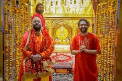 Anant Ambani: धीरेंद्र शास्त्री के जन्मदिन से पहले बागेश्वर धाम पहुंचे अनंत अंबानी, देखें तस्वीरें
