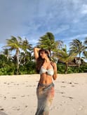 Malavika Mohanan: బికినీలో మాళవిక... బోల్డు ఫోజులు ఇవ్వడంలో తగ్గేది లేదంతే