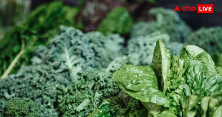 During the rainy season, leafy vegetables like spinach, fenugreek and kale have more moisture. For this reason, bacteria and germs can grow rapidly in them. It is also not easy to clean them. If you want to eat them, use them only after washing them thoroughly and boiling them in hot water for some time.