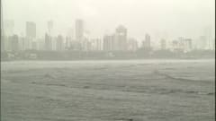 Mumbai Rain Andheri Subway Photo: मुंबईत मुसळधार पाऊस, अंधेरी सबवे पूर्णपणे पाण्याखाली, रिक्षा बुडाली, चालकाला बाहेर खेचले, PHOTO