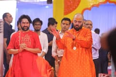 अनंत अंबानी पहुंचे बागेश्वर धाम, पंडित धीरेंद्र शास्त्री ने कराया यज्ञ-हवन, देखें तस्वीरें