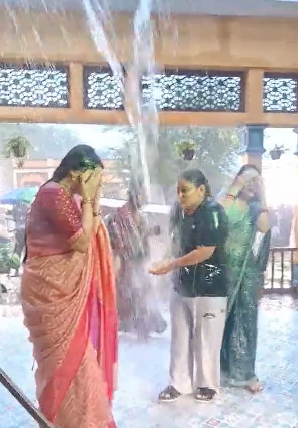 M&S Team Keeps Shooting: भारी बारिश में भी जारी रही ‘महादेव एंड सन्स’ की शूटिंग, मानसून एंजॉय करती दिखी पूरी टीम