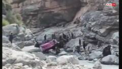 पाकिस्तान के खैबर पख्तूनख्वा में दर्दनाक हादसा, बस के खाई में गिरने से 40 यात्रियों की मौत, कई घायल