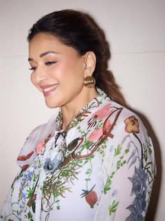 Madhuri Dixit Photo: માધુરી દીક્ષિતનો સ્ટાઇલિશ  લુક, ધક ધક ગર્લએ વધાર્યા ફેન્સના ધબકારા