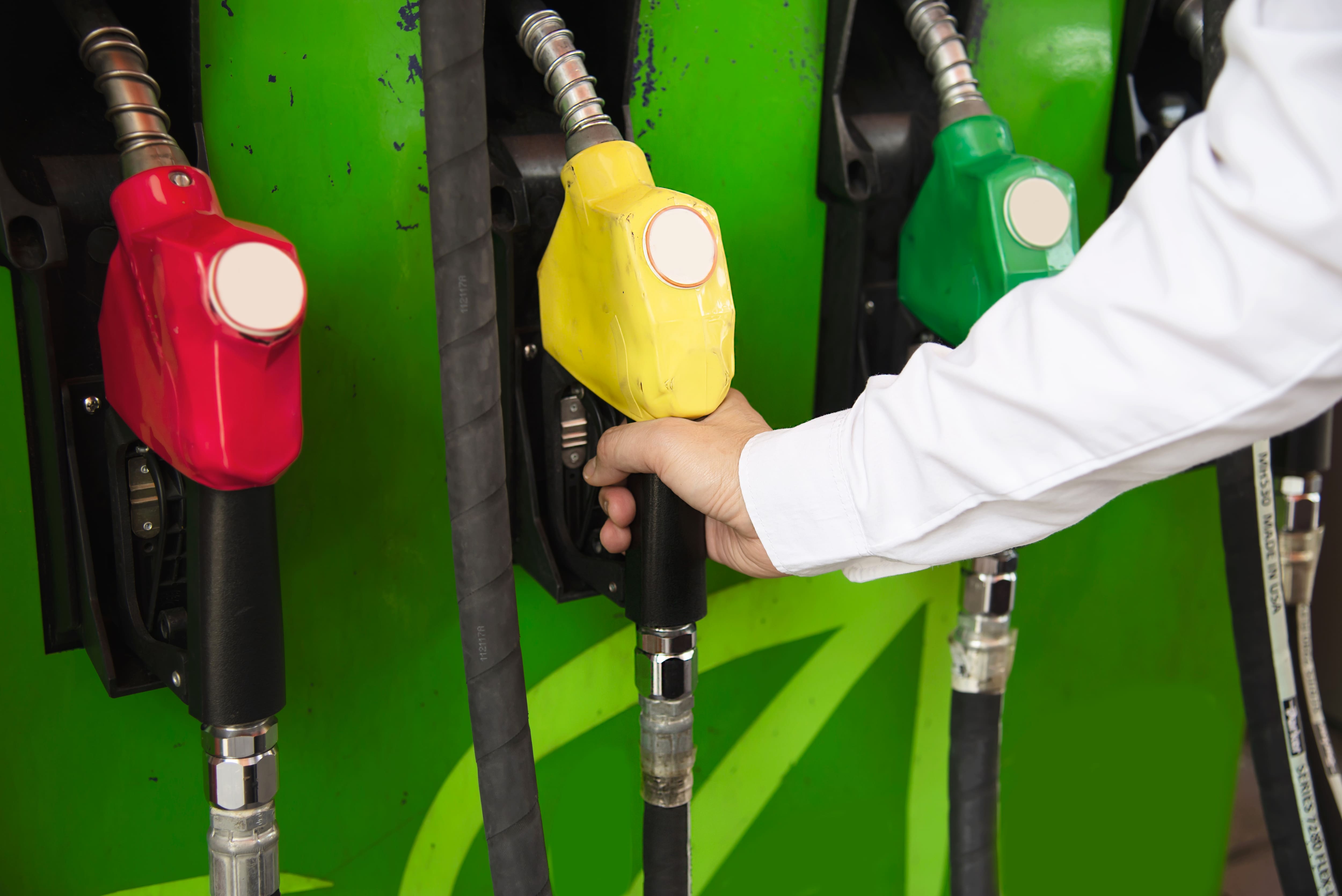 Petrol Diesel Price : ফের হরমুজ বন্ধের হুমকি ইরানের, আমেরিকার বড় আক্রমণ, ফের দাম বাড়াল পেট্রোল-ডিজেলের? আজকের রেট চার্ট
