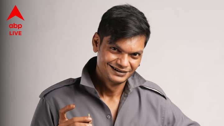 পরিচালক আরও বলছেন, 'আশা করছি, দর্শকদের সিরিজটা ভাল লাগবে। দর্শকেরা কী বলেন, সেটা জানার অপেক্ষায় রয়েছি আমি। ওটিটি প্ল্যাটফর্মে যে ল্যান্ডস্কেপ তুলে ধার হয়েছে, সেটা অনবদ্য। 'সবসময়'-কে ধন্যবাদ আমায় এই কাজের সুযোগ করে দেওয়ার জন্য।'