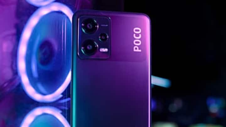 If you want the best balance of camera and display in this budget, then Poco M7 Pro 5G can be considered a strong option. Its 50 MP primary camera comes with optical image stabilization, which helps in taking good photos even in low light. The 20 MP front camera gives a good experience for selfies and video calling.