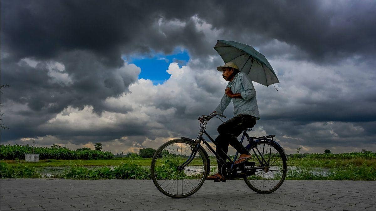IMD Issues Red Alert For Parts Of Bengal As Bay Of Bengal System Set To Intensify, Heavy Rain Looms