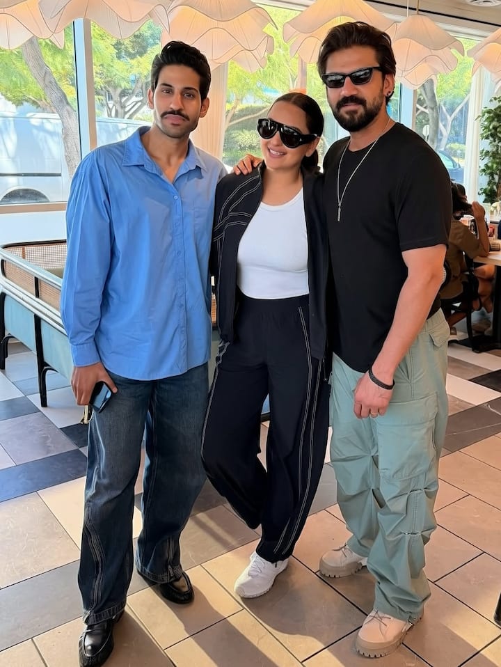 Sonakshi told that after this she was introduced to artist Adil Abedi. He came home and understood his feelings and thoughts and then beautifully expressed them on the canvas.