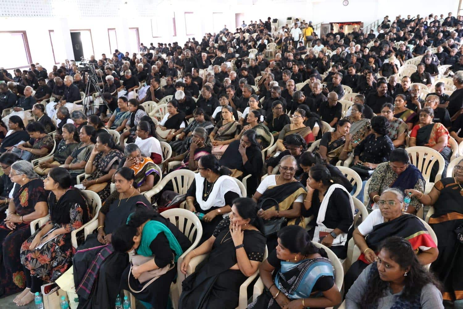 பதவிக்காக கட்சி மாறுபவர்களுக்கு ஆப்பு.! 5 ஆண்டுகள் தேர்தலில் நிற்க தடை? - செக் வைத்த திக
