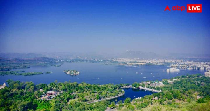 Famous travel portal Conde Nast Travel has included Udaipur and Sonkhalia of Rajasthan in the list of 16 best monsoon destinations of the country. According to the report, due to natural beauty, historical heritage and beautiful views of lakes, Udaipur has been counted among the most special places in the country to visit during the rainy season. Especially Sajjangarh Palace has been described as the most spectacular view-point of the city.