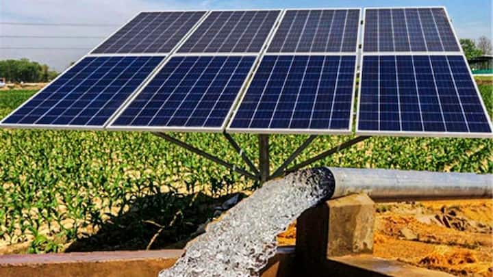 इस स्कीम की अच्छी बात यह है कि सोलर पैनल से बनने वाली एक्स्ट्रा बिजली को आप सरकार को बेच भी सकते हैं. यानी खेतों की मुफ्त सिंचाई तो होगी ही इसके साथ ही बची हुई बिजली से आपकी हर महीने अलग से बंपर कमाई भी शुरू हो जाएगी.