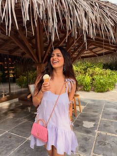 Malavika Mohanan: సైకిల్ తొక్కిన మాళవిక... ఐస్ క్రీమ్ కూడా!
