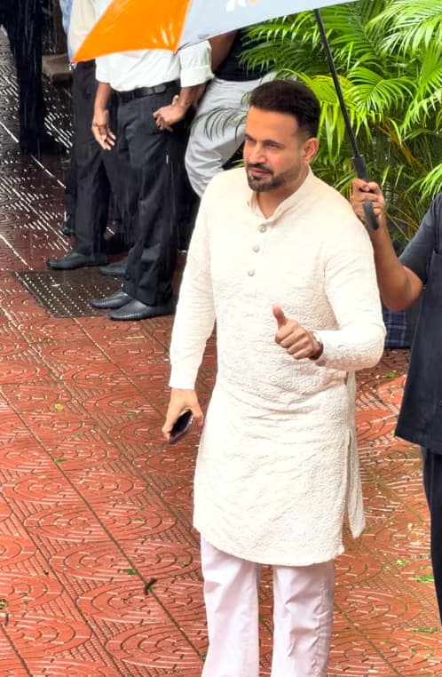 अंबानी फैमिली से लेकर आशुतोष गोवारिकर तक, अमिर खान और गौरी स्प्रैट की शादी सेलेब्स का तांता