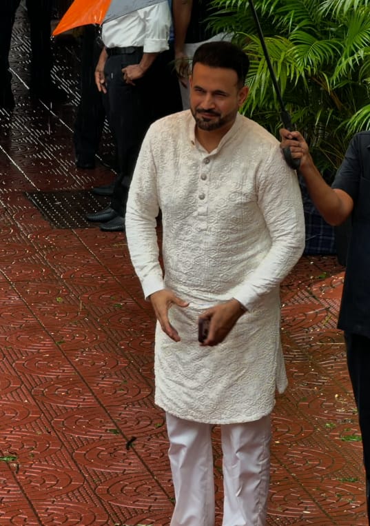 Exclusive: तीसरी बार शादी के बंधन में बंधे आमिर खान, सामने आई पत्नी गौरी स्प्रैट संग फर्स्ट वेडिंग फोटो
