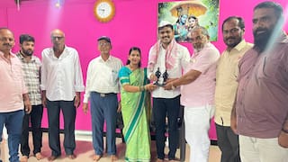 देवगडच्या उच्चशिक्षित इंजिनिअर वैष्णवीने 'बळीराजा'शी बांधली साता जन्माची गाठ; राजू शेट्टींनी लग्न चुकलं पण शब्द पाळला, घरी जाऊन केला साडीचोळीचा आहेर