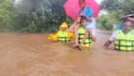 Raigad Rain : रायगडमध्ये पावसाचा हाहा:कार! पाताळगंगा नदीच्या पुरात एसटी अडकली, आजीबाईंना डोक्यावर बसवून बाहेर काढलं