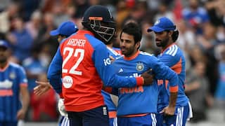 IND vs ENG T20: भारत की पकड़ में था मैच, फिर रवि बिश्नोई ने 1 ओवर में लुटा दिए इतने रन; जीत गई इंग्लैंड
