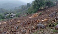 Pune Visapur Landslide: पहाटे 4 वाजता दिसलं, पण 4.05 वाजता घर ढासळलेल्या मातीच्या ढिगाऱ्यात आढळलं; विसापुरमध्ये निसर्गाचा प्रकोप, अंगावर काटा आणणारे 10 फोटो