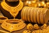 Gold Price: সপ্তাহের শুরুতেই সোনার দামে বড় চমক? বিনিয়োগ করলে বিরাট মুনাফা এবার? দেখে নিন আজকের রেট চার্ট