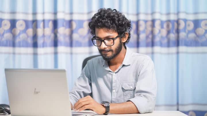 Technical knowledge alone is not enough to get a job. The company wants such candidates who can express their views clearly. Able to work with the team and adapt quickly to the changing environment. Soft skills like writing emails, giving presentations, talking to clients, teamwork, problem solving and emotional intelligence are playing a big role in every sector today.