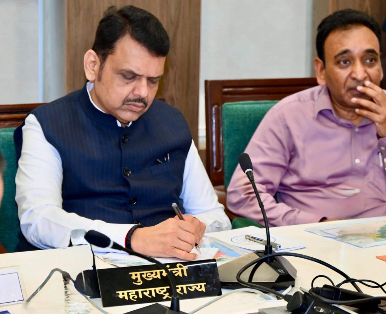Maharashtra Rains: CM Fadnavis Reviews Situation, Warns Next 48 Hours Critical; State On High A Maharashtra Rains: CM Fadnavis Reviews Situation, Warns Next 48 Hours Critical; State On High Alert