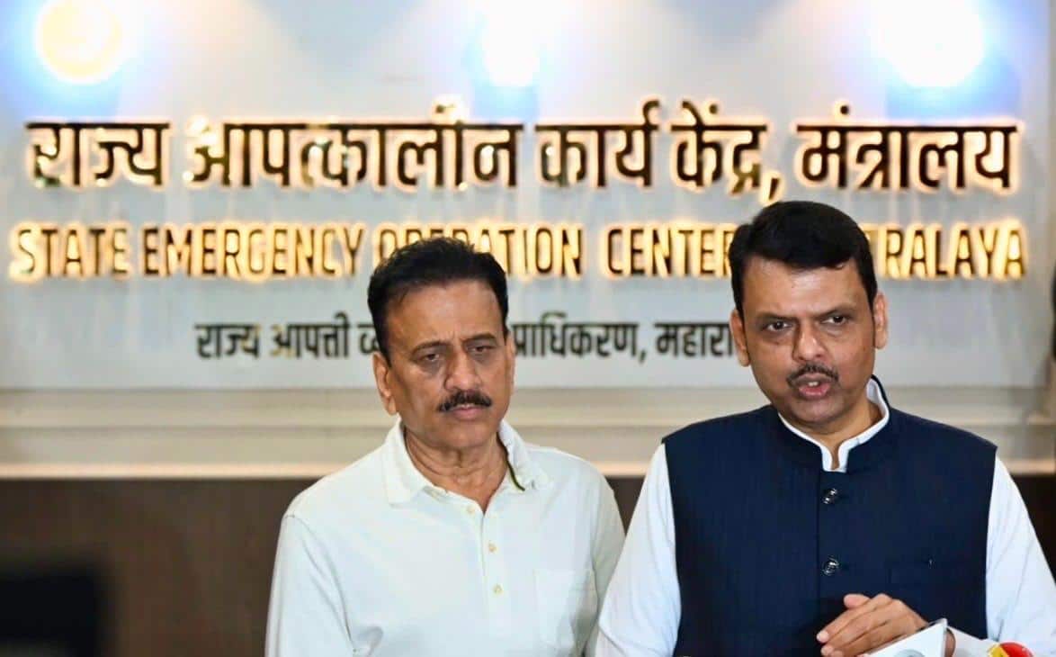 Maharashtra Rains: CM Fadnavis Reviews Situation, Warns Next 48 Hours Critical; State On High A Maharashtra Rains: CM Fadnavis Reviews Situation, Warns Next 48 Hours Critical; State On High Alert