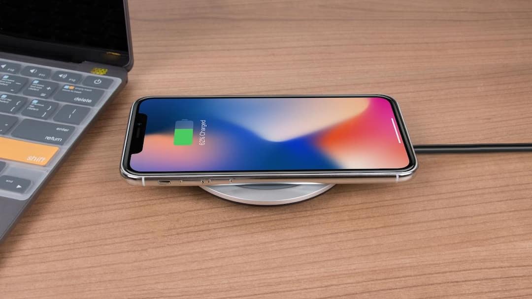 कैसे काम करता है iPhone Reverse Charging फीचर? जानें क्या कोई भी डिवाइस इससे हो सकता है चार्ज कैसे काम करता है iPhone Reverse Charging फीचर? जानें क्या कोई भी डिवाइस इससे हो सकता है चार्ज