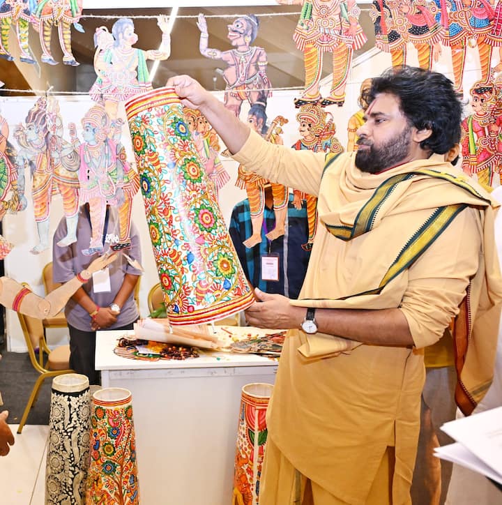 గత నెల 10వ తేదీన  ప్రకాశం జిల్లా, ఎర్రగొండపాలెం మండల పరిధిలోని, అయ్యంబొట్లపల్లె గ్రామం వెలుపల మొదలుపెట్టిన అన్వేషణలో తెలుగు లిపిలో చెక్కిన 13వ శతాబ్దానికి చెందిన శాసనం వెలుగులోకి వచ్చింది.
