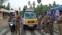 பேராவூரணியில் போலீசார்  அதிரடி: விதிமீறல் வாகனங்களுக்கு அபராதம் 