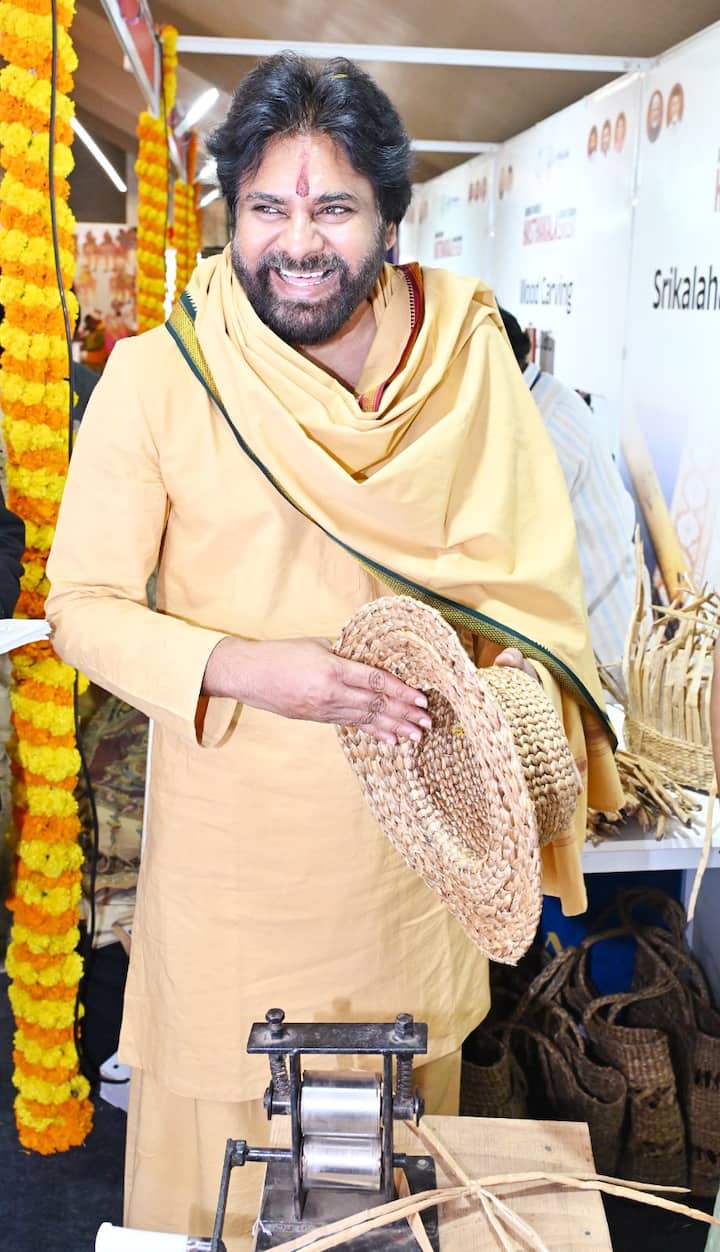 ఈ అంశంపై పవన్ కళ్యాణ్ స్పందిస్తూ చారిత్రక వారసత్వ సాక్ష్యాలు వెలుగులోకి తీసుకొస్తున్న పురావస్తు శాస్త్రవేత్తలకు, అటవీశాఖ సిబ్బందికి అభినందనలు తెలియజేశారు.