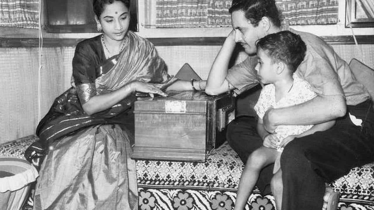 Guru Dutt Birth Anniversary: ​​'Life has become hell...' Guru Dutt was madly in love with a Muslim actress, his wife had left the house